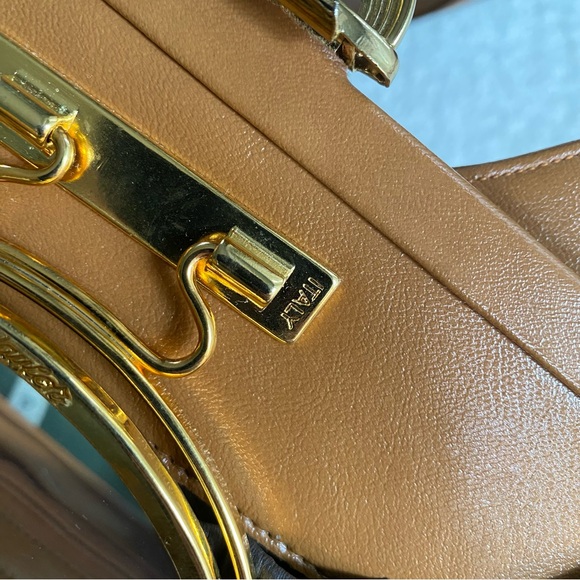 Lou Taylor | Vintage Shoulder Bag w/ Mirror Camel Made In Italy - Picture 13 of 16